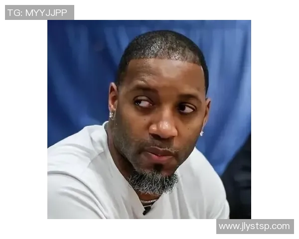 不踢足球的球星背后的多重身份与人生转折揭秘