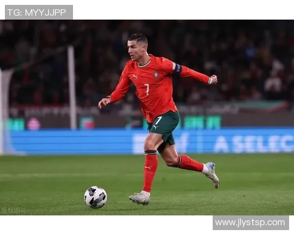 八号球星精彩踢足球瞬间集锦技艺与激情并存震撼全场