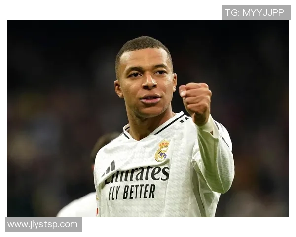 当代足坛巨星风云：梅西、C罗、姆巴佩等新一代球王的崛起与挑战