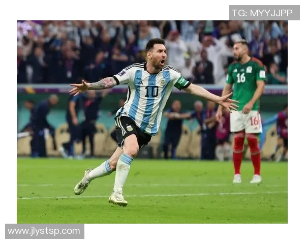 足球传奇巨星之路：探寻那些改变世界的球场传奇与伟大时刻