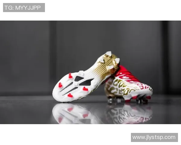 球星亲自试穿签名足球鞋 全程展示独家定制款式与性能体验