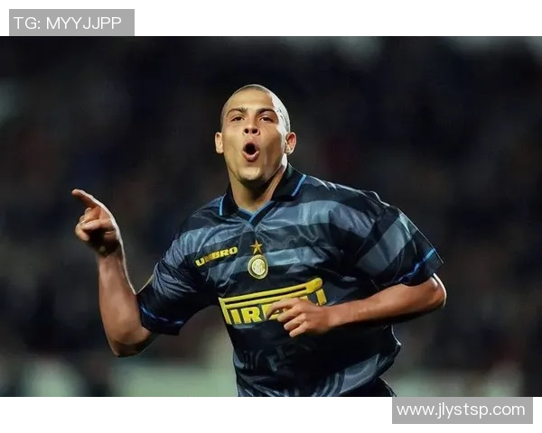 透过足球球星身披数字解读背后蕴含的荣耀历史与独特象征意义